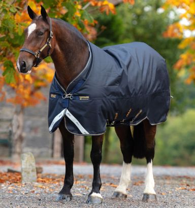 Amigo® Bravo 12 XL Turnout (250g Medium)